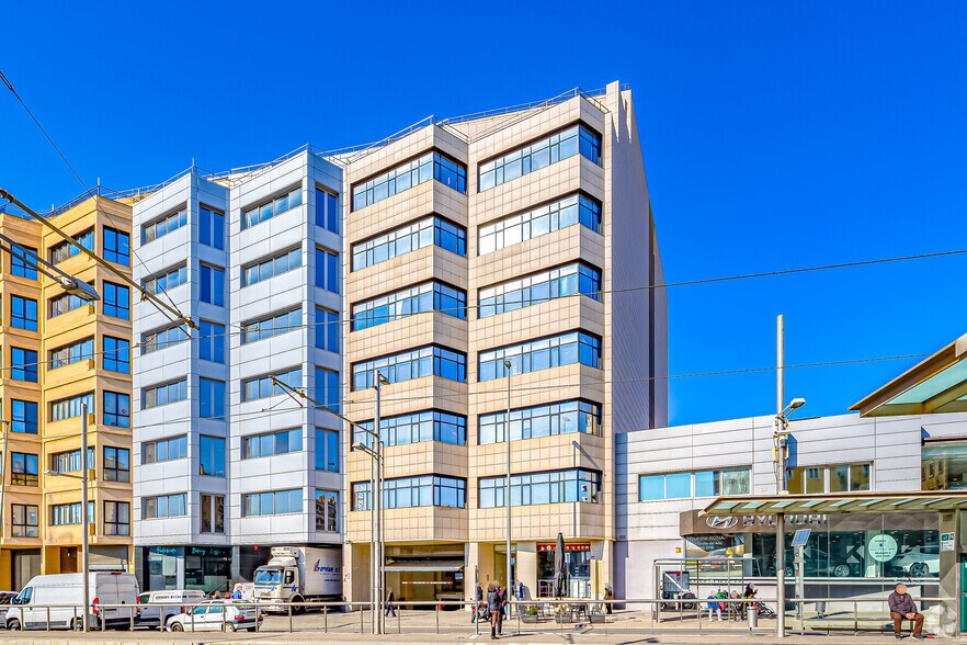 Office in Esplugues de Llobregat, Barcelona for lease - Building Photo - Image 3 of 3