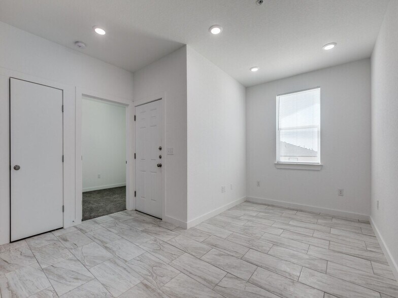 100 Ingram Rd, San Antonio, TX à vendre - Photo intérieure - Image 3 de 24