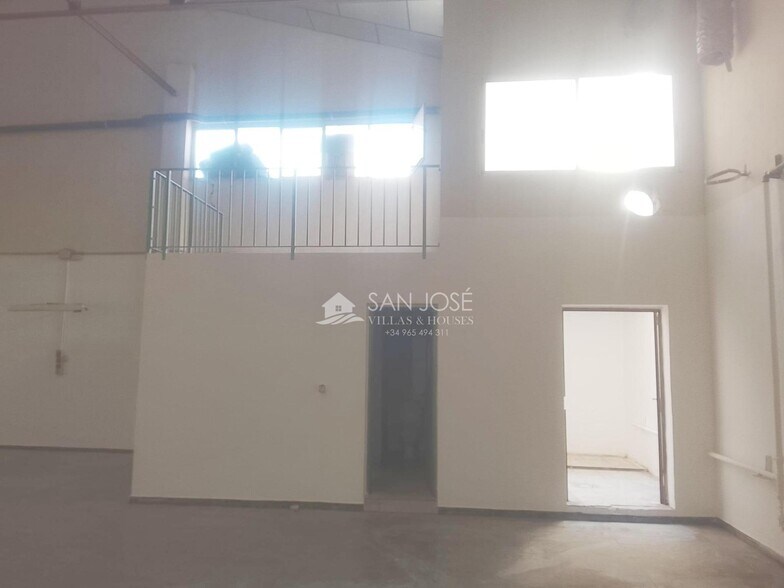 Industrial in Elche, Alicante for lease - Interior Photo - Image 2 of 19