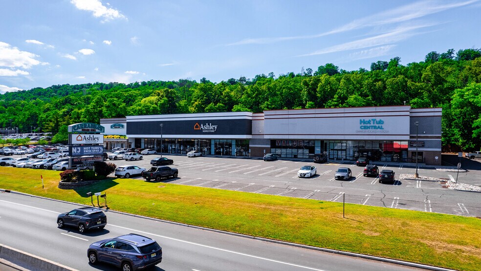 200 US Highway 22 W, Green Brook, NJ à vendre - Photo du bâtiment - Image 2 de 9