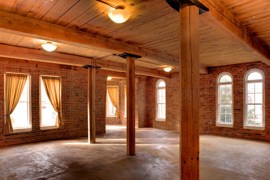 310 E Third St, Winston-Salem, NC à vendre - Photo intérieure - Image 2 de 47