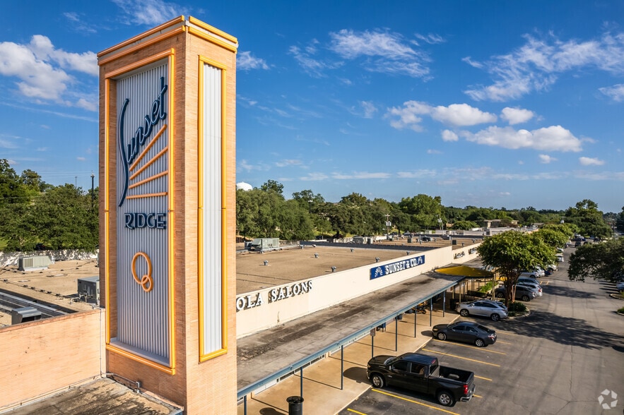 6330-6488 N New Braunfels Ave, San Antonio, TX à louer - Photo du bâtiment - Image 2 de 7