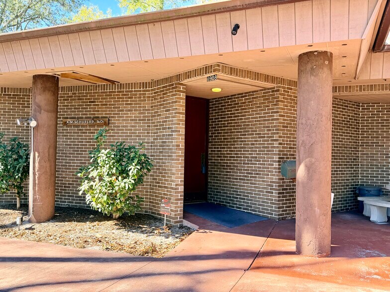 1906 Debarry Ave, Orange Park, FL à vendre - Photo du bâtiment - Image 3 de 12