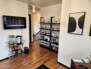 1320 Market St, Kirkland, WA for lease Interior Photo- Image 2 of 3