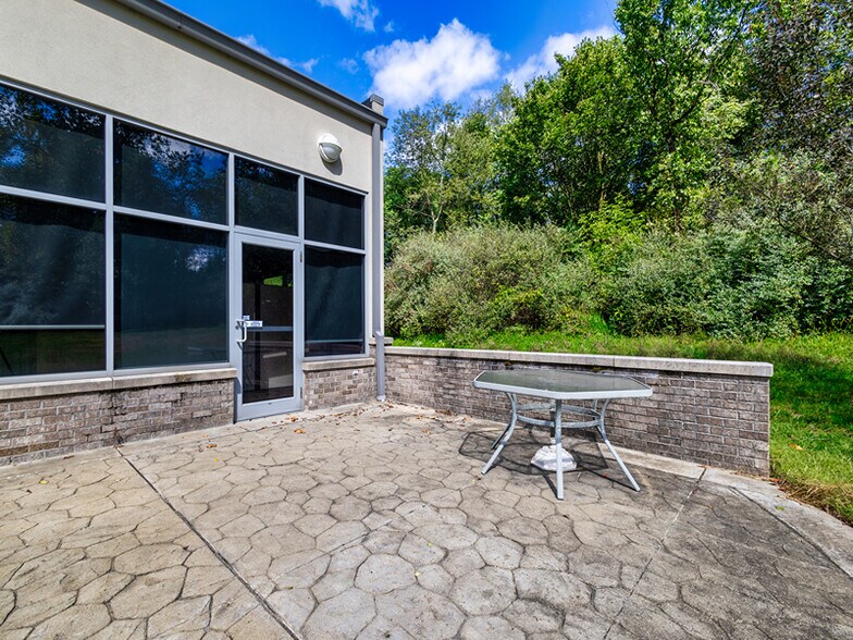 490 Park Dr, Weirton, WV à vendre - Photo du bâtiment - Image 3 de 16