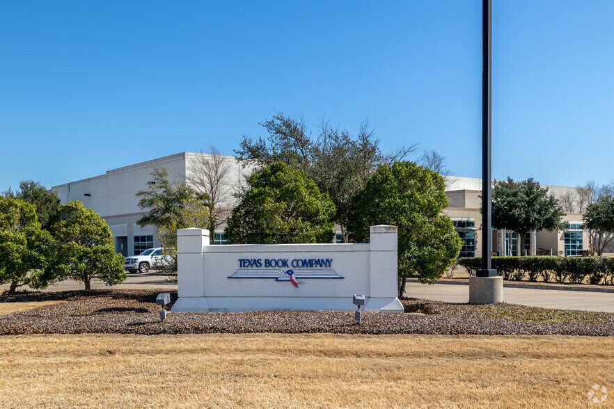 8501 Technology Cir, Greenville, TX à vendre - Photo du bâtiment - Image 3 de 5