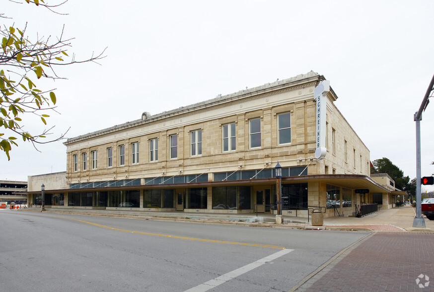 720-732 Water St, Kerrville, TX à vendre - Photo principale - Image 1 de 1