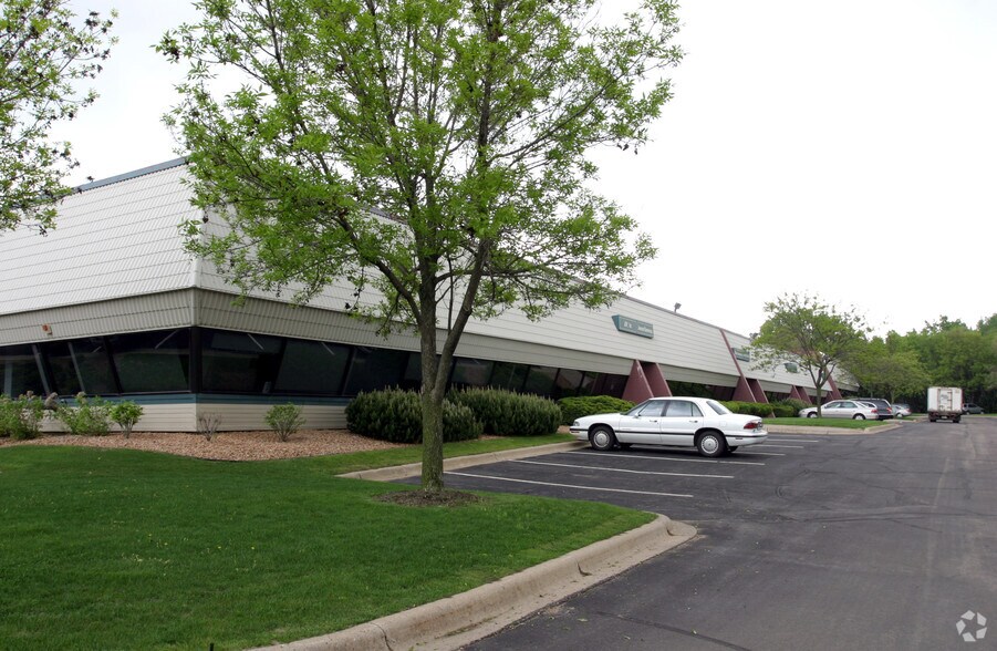 1408 Northland Dr, Mendota Heights, MN à louer - Photo du bâtiment - Image 2 de 15