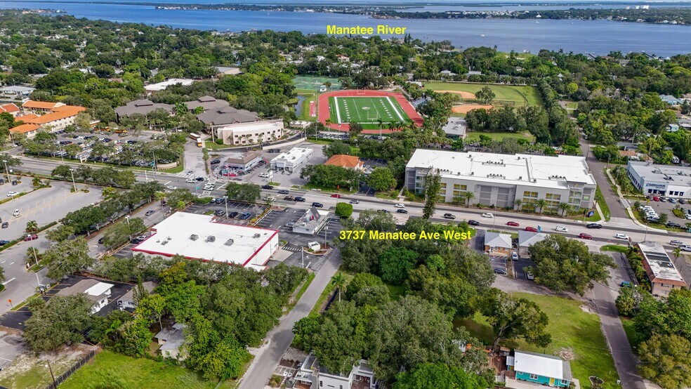 3737 Manatee Ave, Bradenton, FL à vendre - Photo du bâtiment - Image 3 de 14