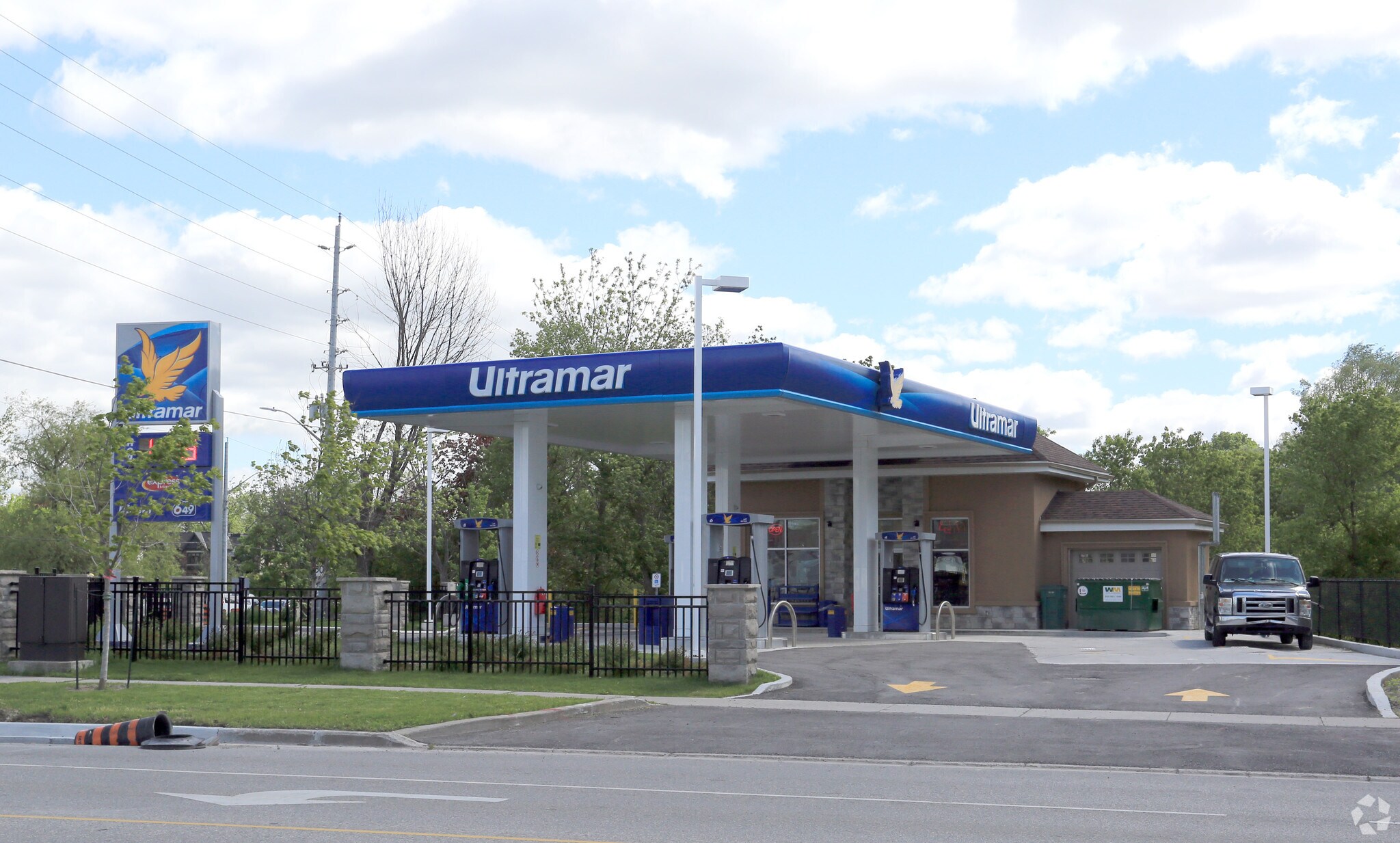951 Dundas St W, Whitby, ON à vendre Photo principale- Image 1 de 6