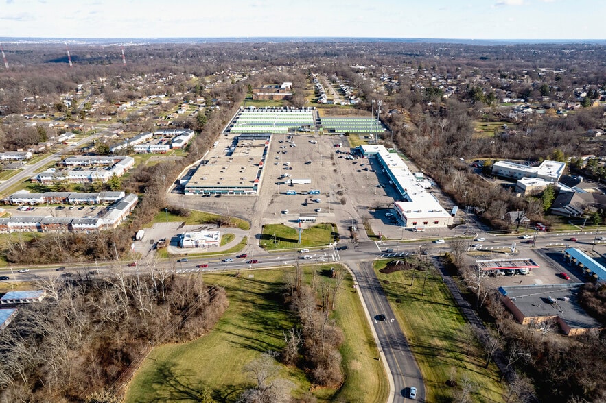 8148 Hamilton Ave, Cincinnati, OH for lease - Building Photo - Image 2 of 11