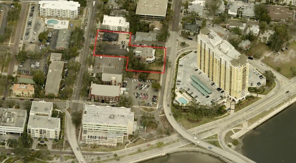 342 Hyde Park Ave, Tampa, FL à vendre - Photo principale - Image 1 de 90