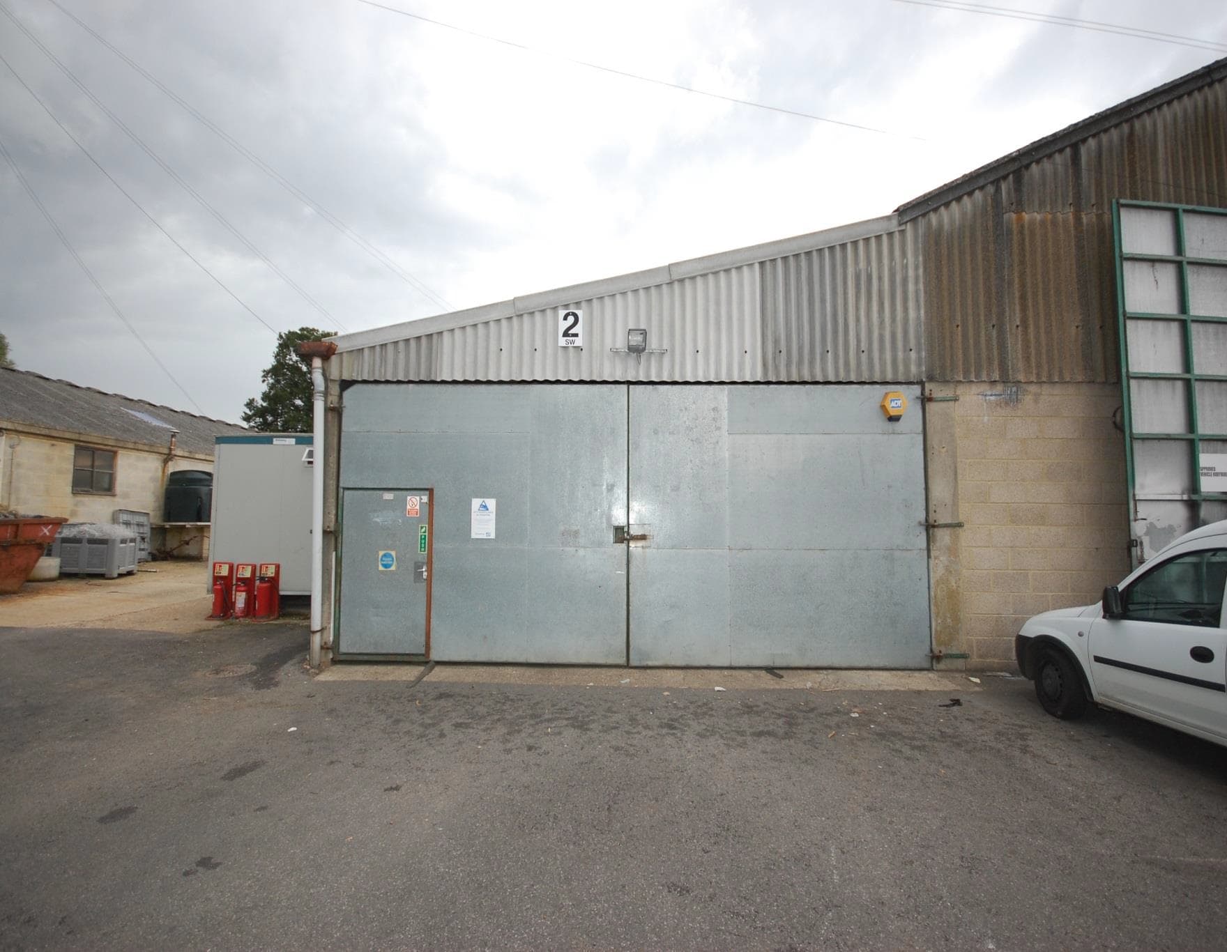 Pump Ln, Reading for lease Building Photo- Image 1 of 10