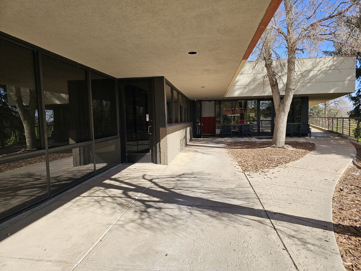 99 Inverness Dr E, Englewood, CO 80112 - Unit 125 -  - Interior Photo - Image 1 of 4