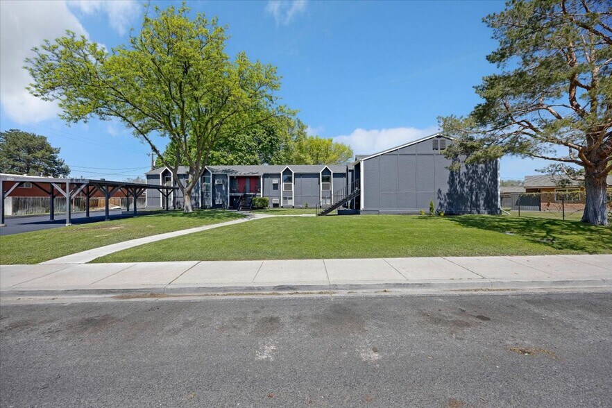 1625 Shoup Ave E, Twin Falls, ID à vendre - Photo du bâtiment - Image 2 de 8