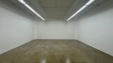1206 S Maple Ave, Los Angeles, CA for lease Interior Photo- Image 2 of 4