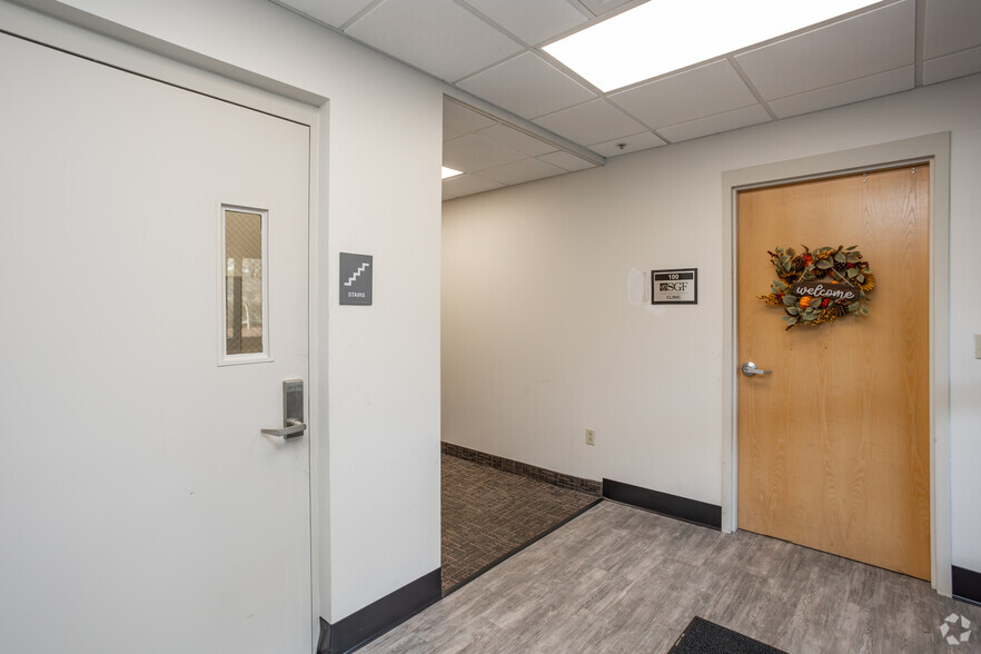 6400 Brooktree Ct, Wexford, PA for lease - Lobby - Image 3 of 9