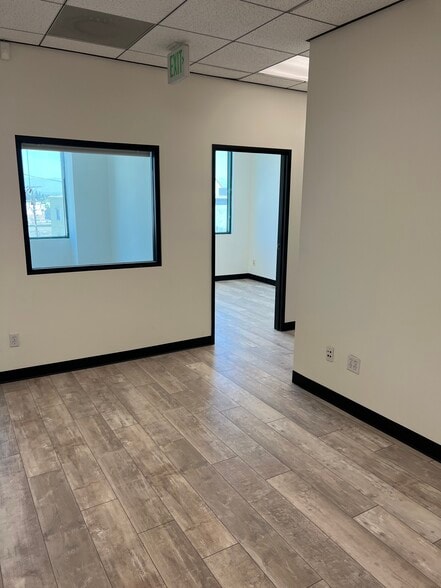 14925-14945 Ventura Blvd, Sherman Oaks, CA for lease - Interior Photo - Image 2 of 36