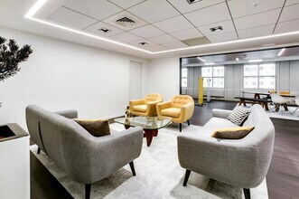 Office in Puteaux for lease Interior Photo- Image 1 of 5