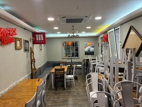 Retail in Madrid, Madrid for lease Interior Photo- Image 2 of 5