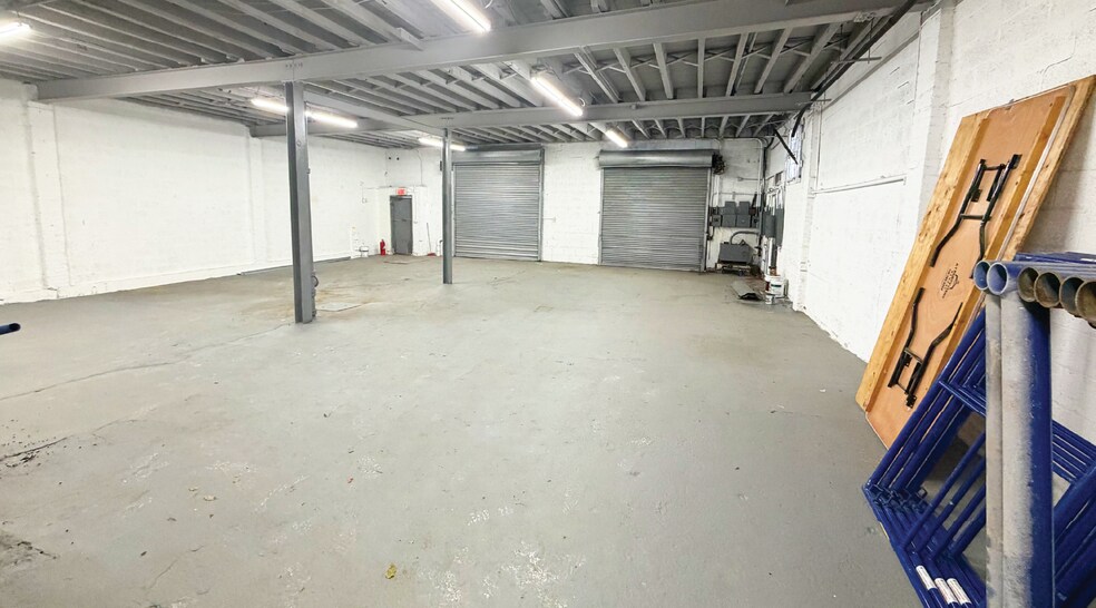 270 Boerum St, Brooklyn, NY à louer - Photo intérieure - Image 2 de 3