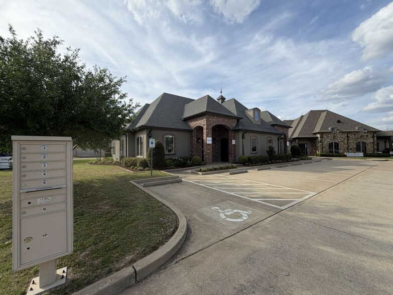 2339 Dueling Oaks, Tyler, TX à louer - Photo principale - Image 1 de 8