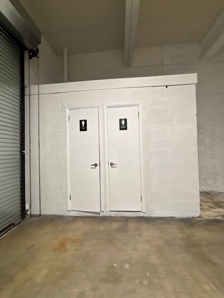 215-231 W 23rd St, Hialeah, FL for lease - Interior Photo - Image 2 of 6