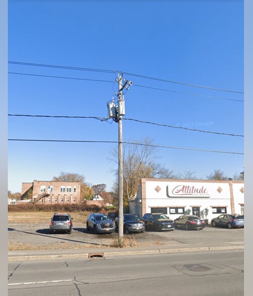 230-300 Oriskany Blvd, Yorkville, NY for lease - Building Photo - Image 3 of 4