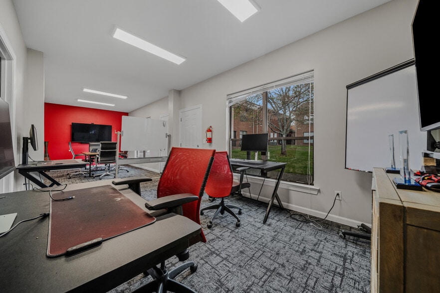 504 Autumn Springs Ct, Franklin, TN for sale - Building Photo - Image 3 of 7