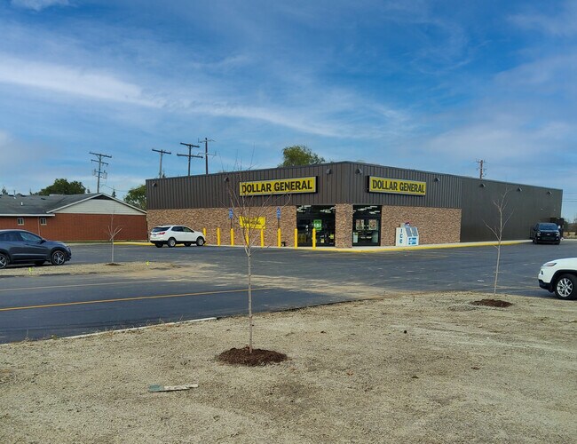 Plus de détails pour 526 N Cedar St, Imlay City, MI - Commerce de détail à vendre