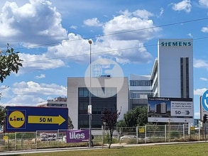 Carrer de Lluís Muntadas, 5, Cornellà de Llobregat, Barcelona for lease Building Photo- Image 1 of 31