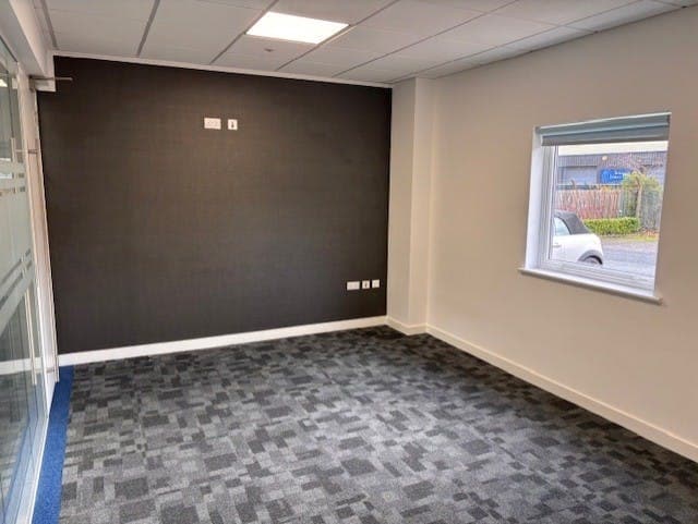 301-302 Love Ln, Cirencester à vendre Photo du bâtiment- Image 1 de 7