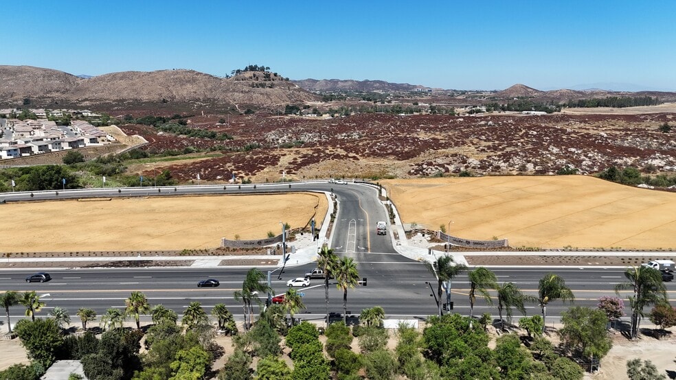 Parcel 3 Willow Springs, Murrieta, CA à louer - Aérien - Image 2 de 7