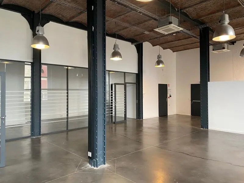 Office in Roubaix for lease Interior Photo- Image 1 of 8
