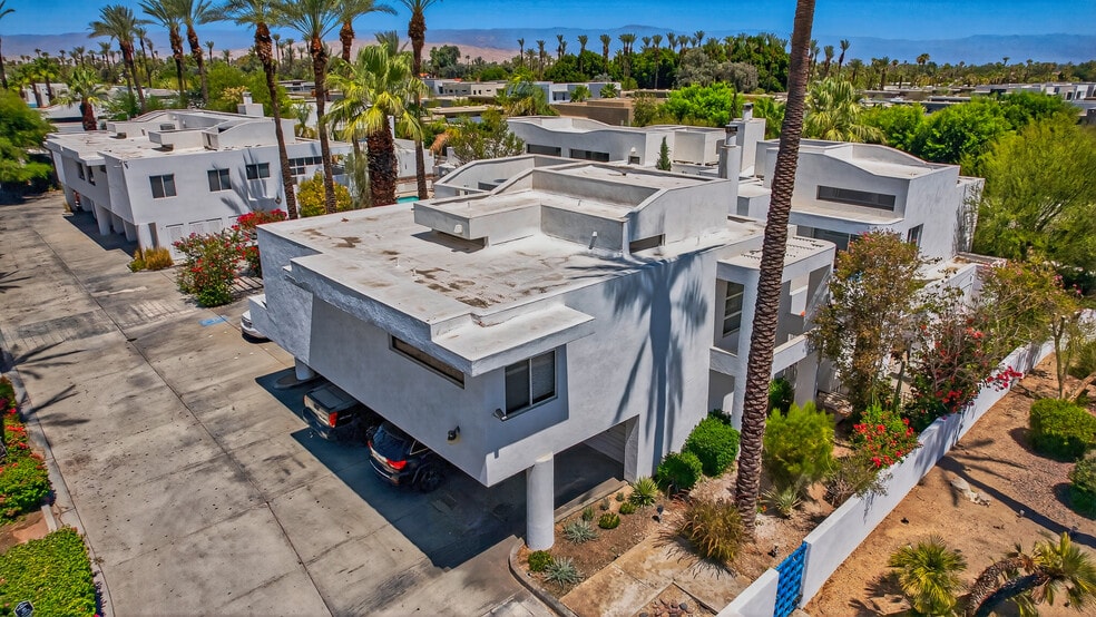 67590 Jones Rd, Cathedral City, CA à vendre - Photo du bâtiment - Image 2 de 73