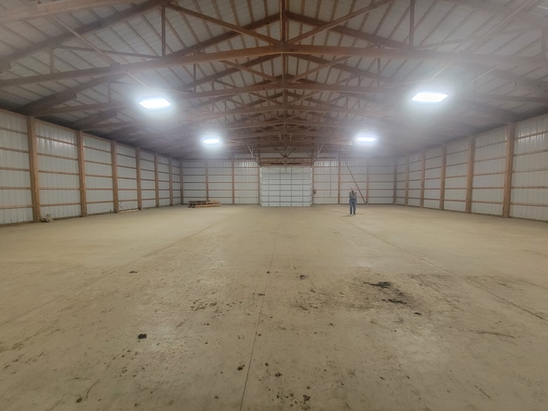 910 Woodlawn Rd, Lincoln, IL for lease Interior Photo- Image 1 of 6