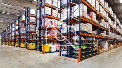 Industriel dans Savigny-le-Temple à louer Photo intérieure- Image 2 de 2