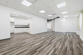 2365 Boston Post Rd, Larchmont, NY for lease Interior Photo- Image 2 of 7