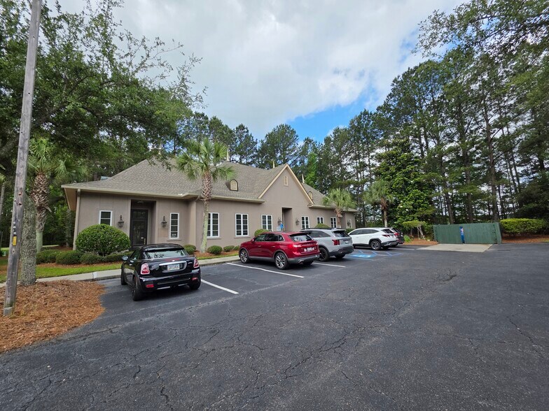 300 New River Pky, Hardeeville, SC à louer - Photo du bâtiment - Image 2 de 10