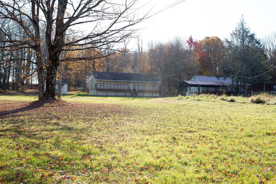 292-304 Wade Rd, Liberty, NY à vendre - Photo du bâtiment - Image 3 de 72