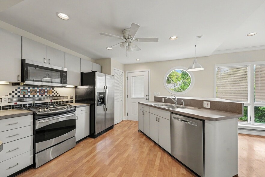 156 N Worth St, Birmingham, MI for sale - Building Photo - Image 3 of 25