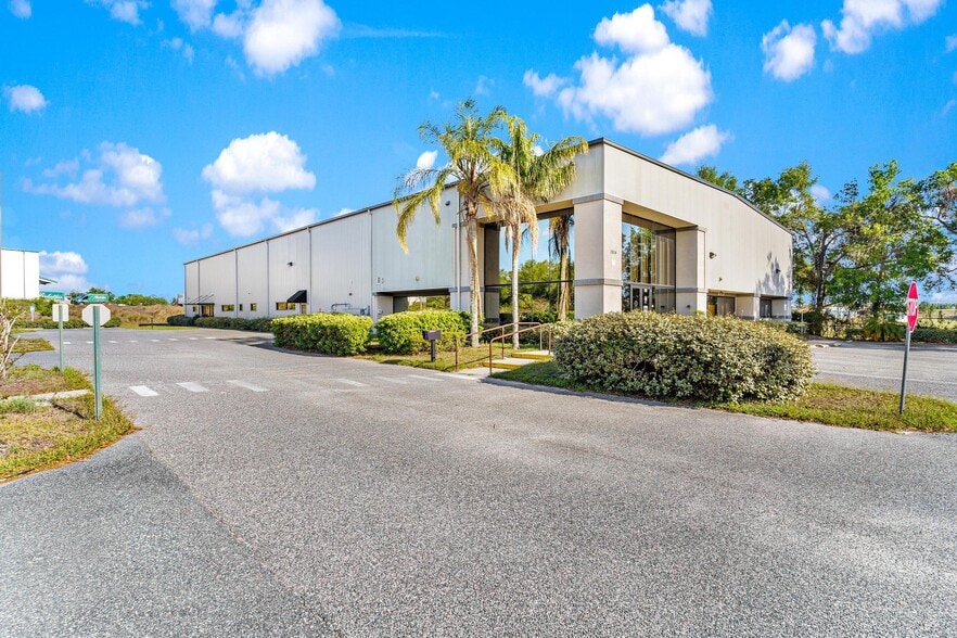 1904 Thomas Ave, Leesburg, FL for sale - Building Photo - Image 2 of 68