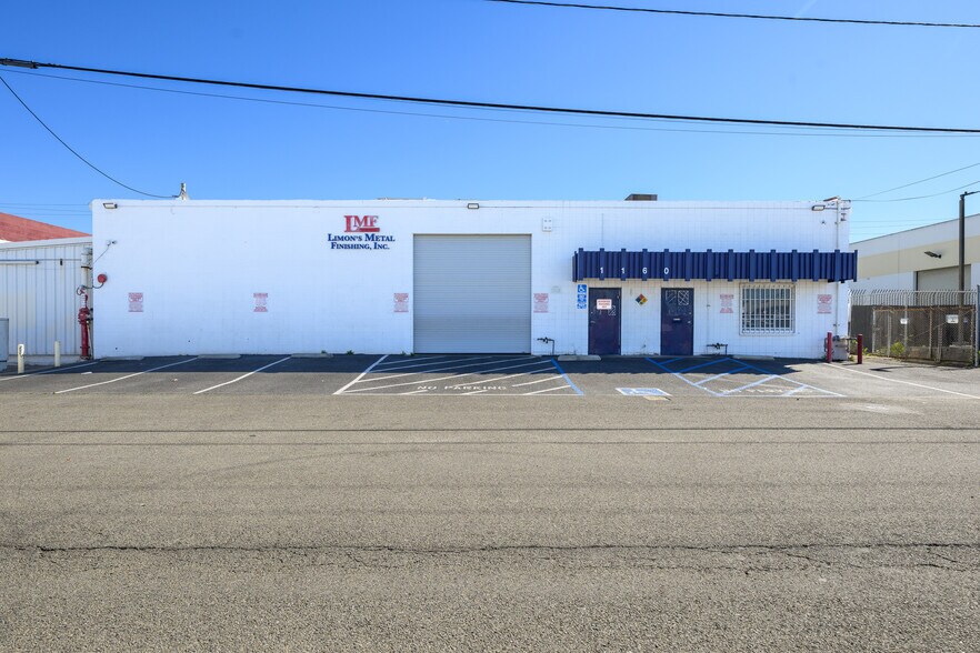 1160 Mercantile St, Oxnard, CA à vendre - Photo du bâtiment - Image 2 de 7
