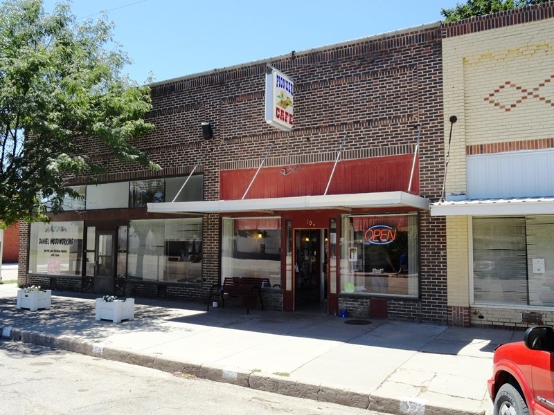 104 N Main St, Palisade, NE for sale Primary Photo- Image 1 of 1