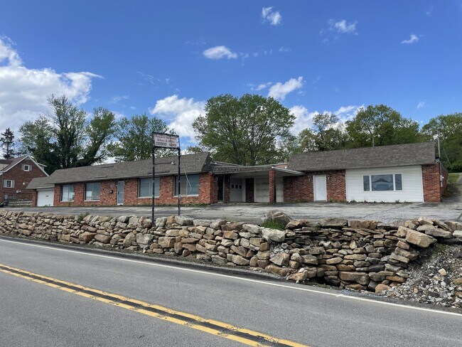 Plus de détails pour 1992 Mount Pleasant Rd, Greensburg, PA - Industriel à louer