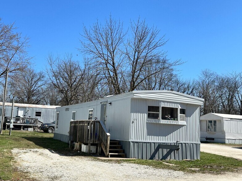 102 Space MHC Portfolio - Moberly, MO portefeuille de 2 propriétés à vendre sur LoopNet.ca - Photo du bâtiment - Image 3 de 9