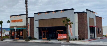 880 Broadway, Chula Vista, CA for lease Building Photo- Image 2 of 5