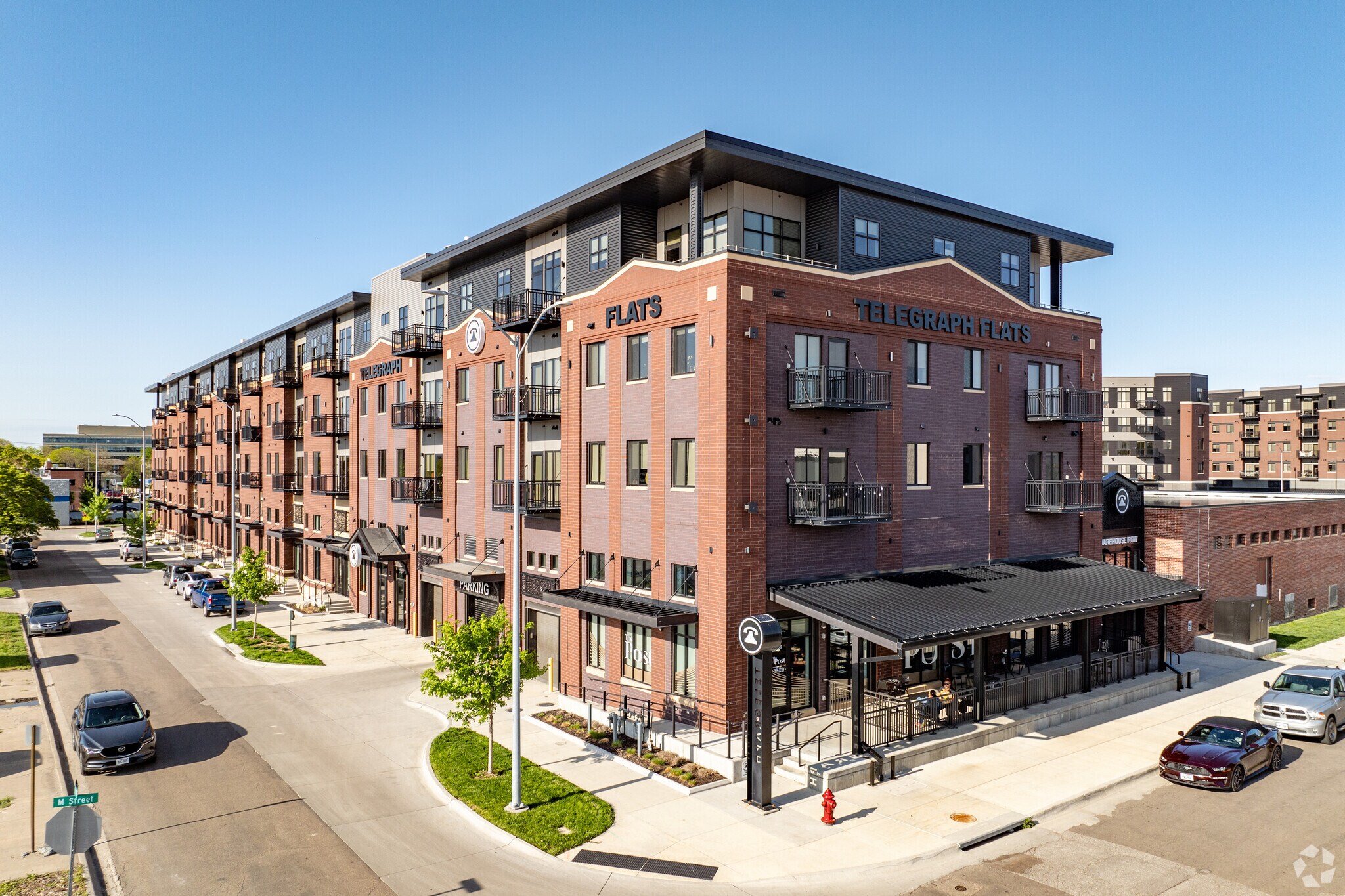 200 S 21st St, Lincoln, NE à louer Photo du bâtiment- Image 1 de 7