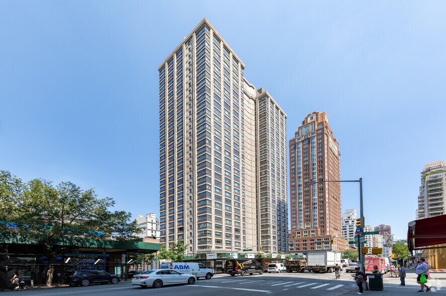 160 E 65th St, New York, NY à louer - Photo du bâtiment - Image 1 de 11