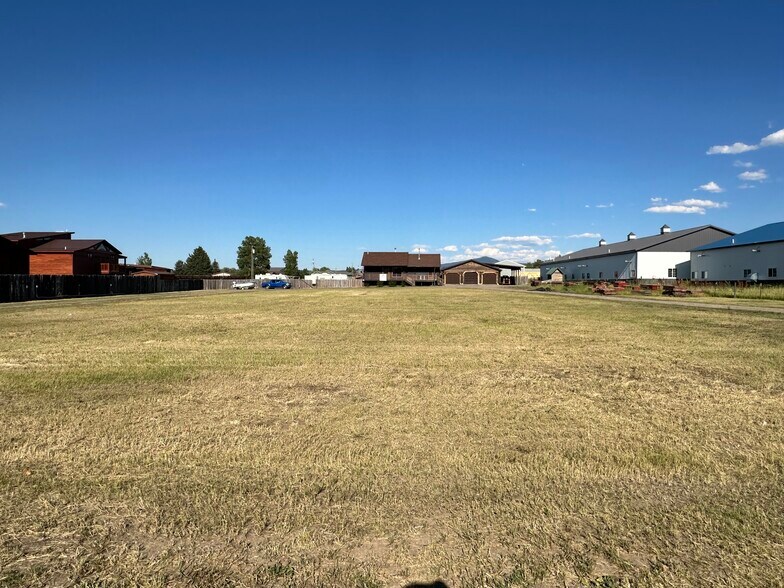 77300 Gallatin Rd, Bozeman, MT à vendre - Photo du bâtiment - Image 3 de 26